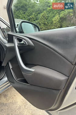 Универсал Opel Astra 2013 в 