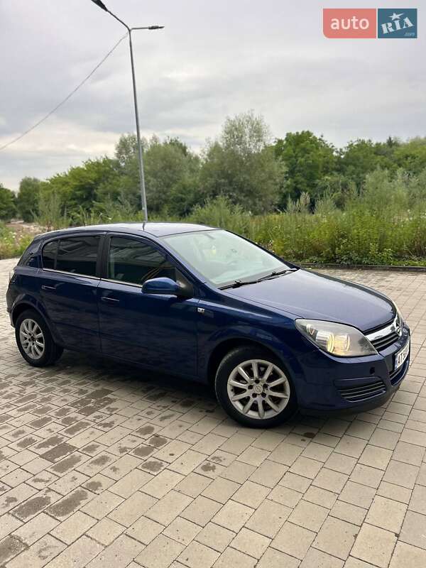 Хэтчбек Opel Astra 2004 в Ивано-Франковске