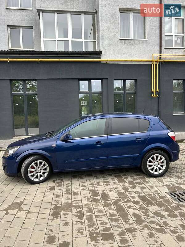 Хэтчбек Opel Astra 2004 в Ивано-Франковске