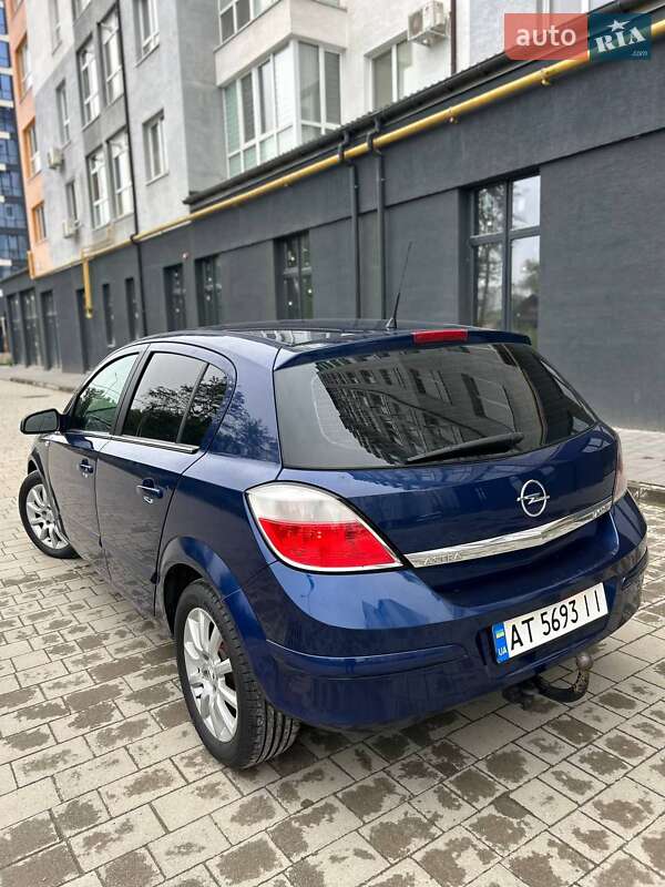 Хэтчбек Opel Astra 2004 в Ивано-Франковске