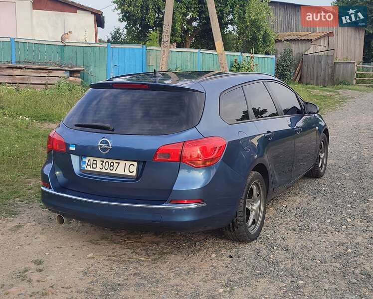 Універсал Opel Astra 2012 в Вінниці