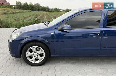 Хэтчбек Opel Astra 2006 в 