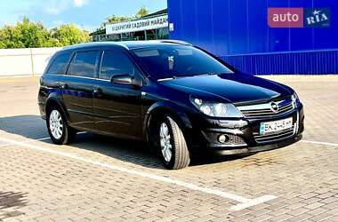 Универсал Opel Astra 2008 в Дубно