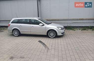 Універсал Opel Astra 2005 в Івано-Франківську