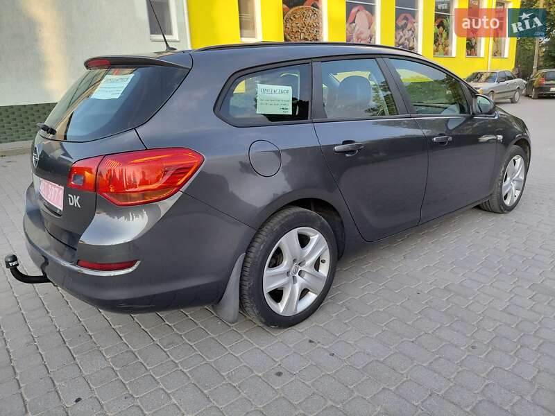 Універсал Opel Astra 2011 в Вінниці