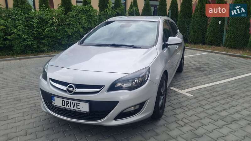 Універсал Opel Astra 2014 в Луцьку