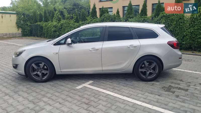 Універсал Opel Astra 2014 в Луцьку