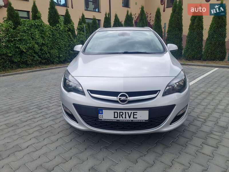 Універсал Opel Astra 2014 в Луцьку