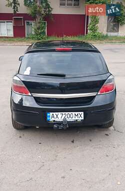 Хэтчбек Opel Astra 2012 в 