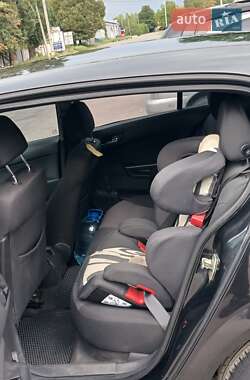 Хэтчбек Opel Astra 2012 в 