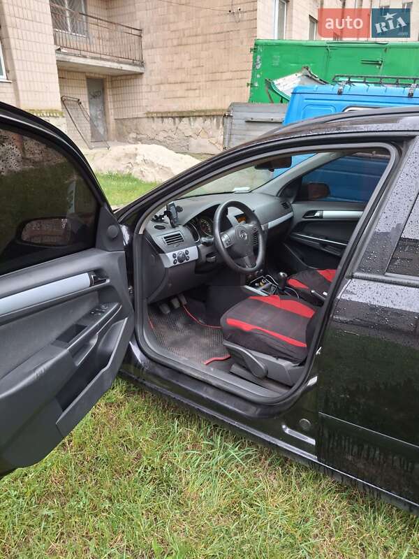 Универсал Opel Astra 2005 в Львове