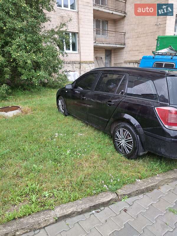 Универсал Opel Astra 2005 в Львове