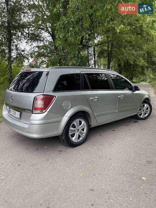 Универсал Opel Astra 2005 в Ровно