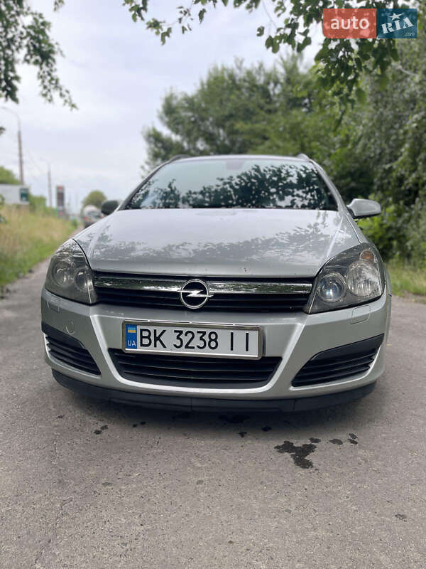 Универсал Opel Astra 2005 в Ровно