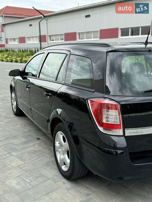 Универсал Opel Astra 2007 в Луцке