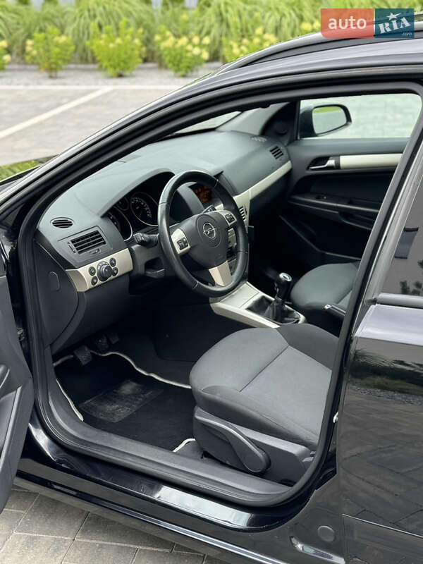 Универсал Opel Astra 2007 в Луцке