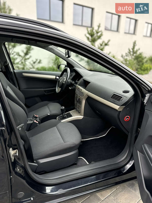 Универсал Opel Astra 2007 в Луцке