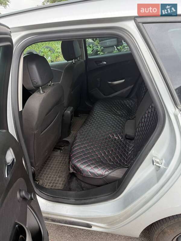 Универсал Opel Astra 2011 в Киеве