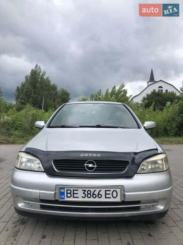 Хэтчбек Opel Astra 1998 в 