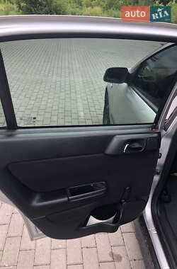 Хэтчбек Opel Astra 1998 в 