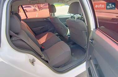 Универсал Opel Astra 2009 в 