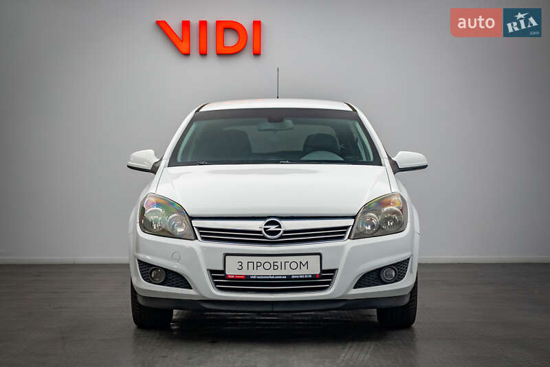 Хетчбек Opel Astra 2012 в Києві