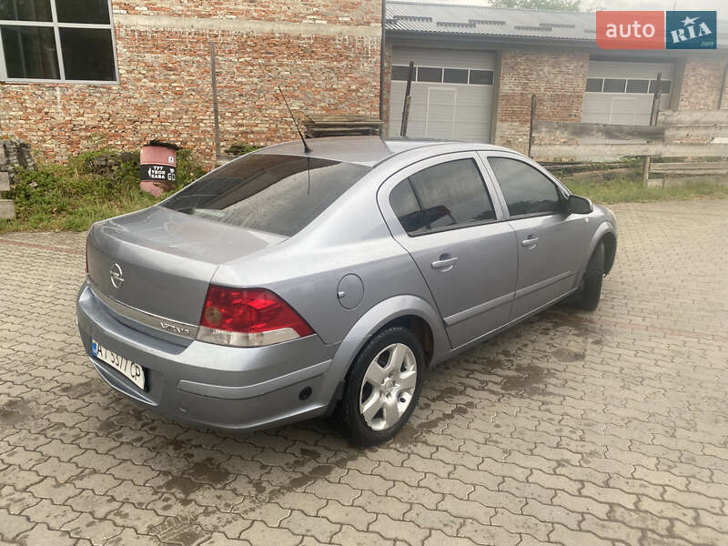 Седан Opel Astra 2008 в Калуше