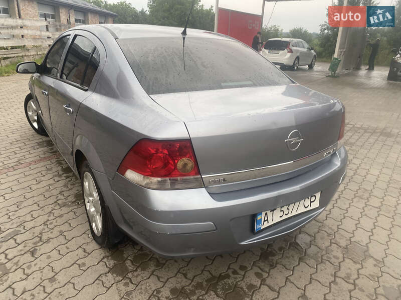 Седан Opel Astra 2008 в Калуше