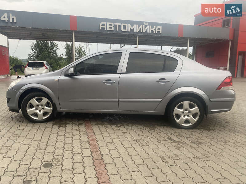 Седан Opel Astra 2008 в Калуше