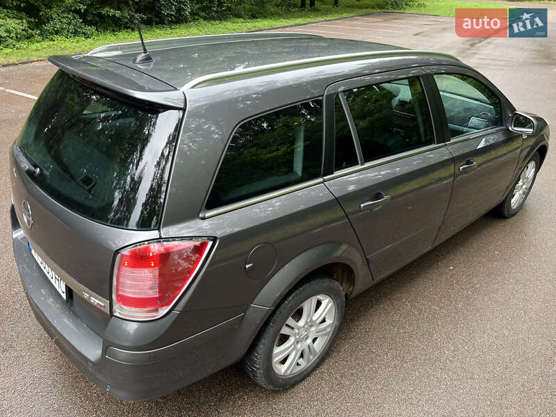 Универсал Opel Astra 2009 в Житомире
