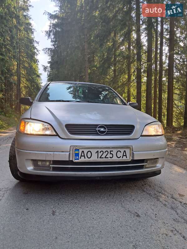 Универсал Opel Astra 2005 в Городке