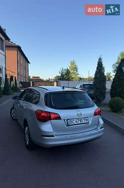 Универсал Opel Astra 2013 в 