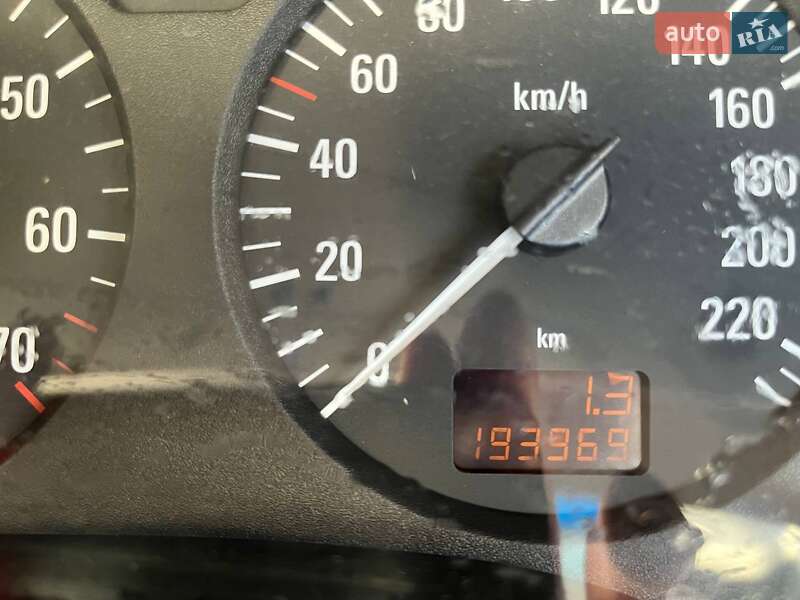 Седан Opel Astra 2005 в Ужгороде