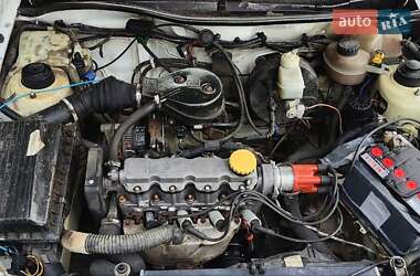 Универсал Opel Astra 1992 в 