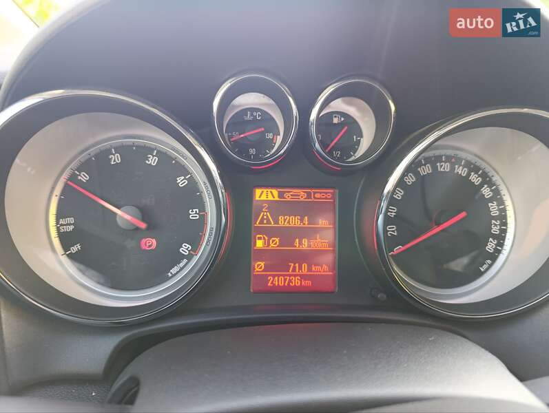 Универсал Opel Astra 2015 в Львове