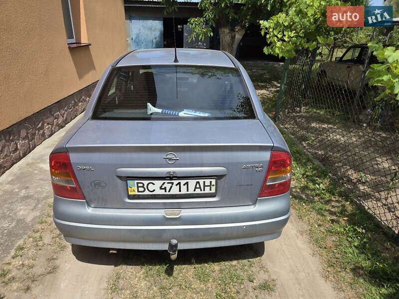 Седан Opel Astra 2000 в Львові