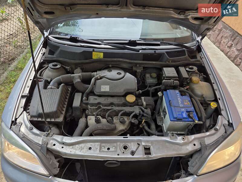 Седан Opel Astra 2000 в Львові