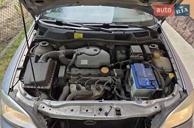 Седан Opel Astra 2000 в 