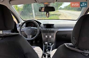 Универсал Opel Astra 2006 в Сокирянах