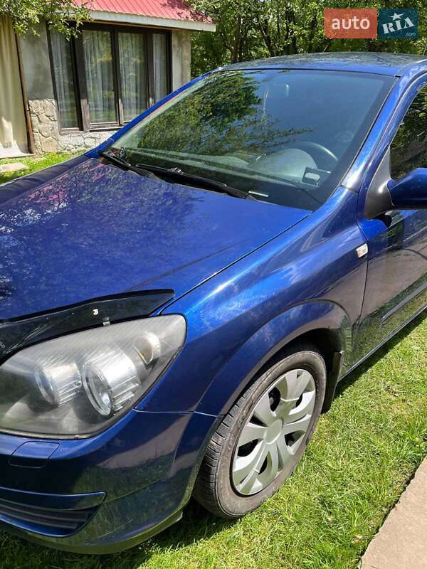 Хэтчбек Opel Astra 2004 в Богородчанах