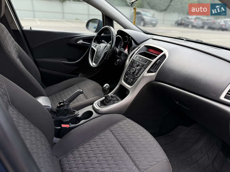 Хетчбек Opel Astra 2013 в Луцьку