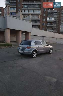 Хэтчбек Opel Astra 2007 в 