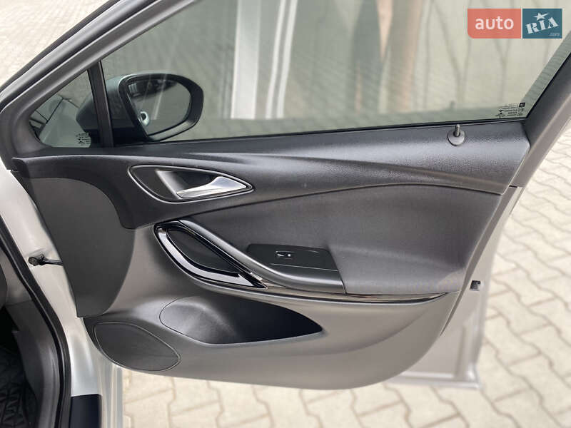 Универсал Opel Astra 2016 в Хмельницком