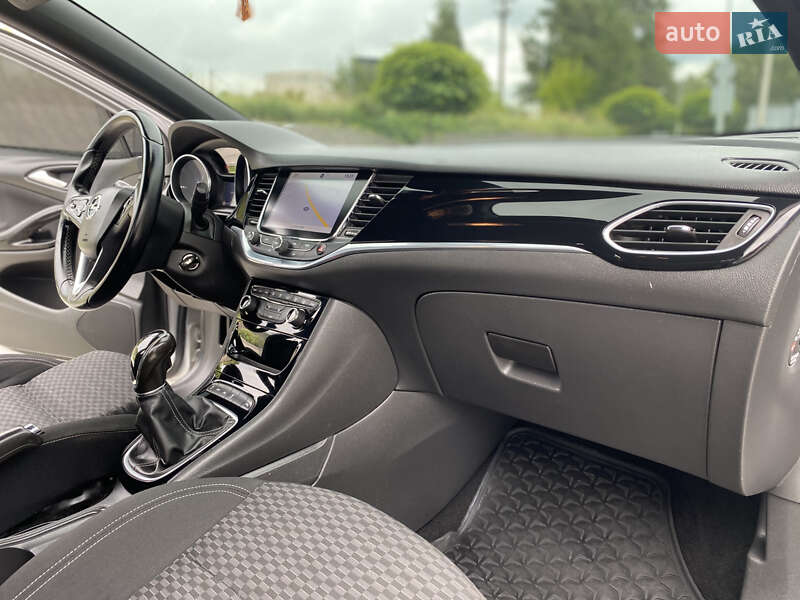Универсал Opel Astra 2016 в Хмельницком