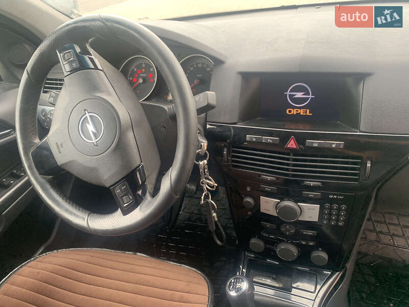 Универсал Opel Astra 2010 в Черновцах