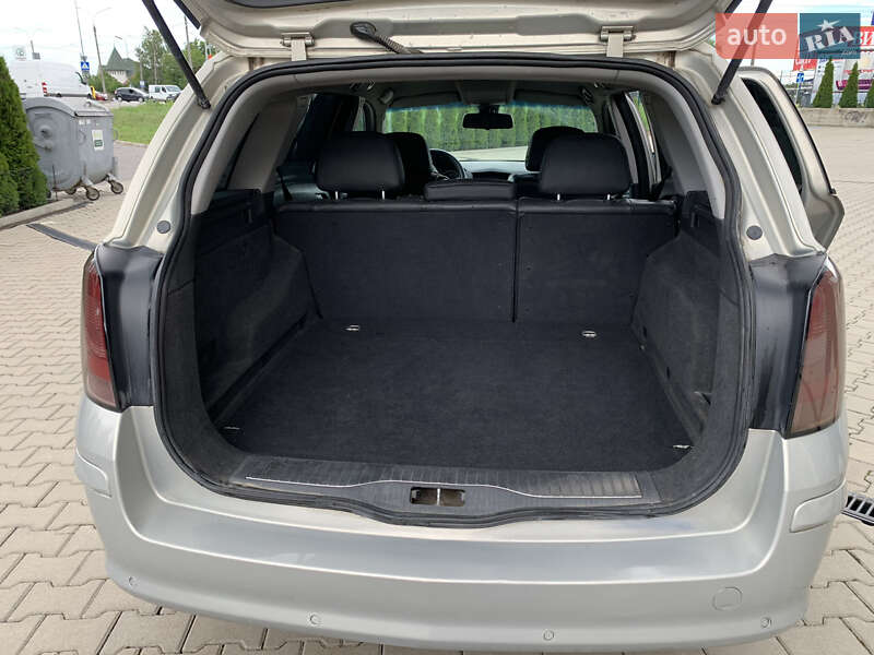 Универсал Opel Astra 2010 в Черновцах