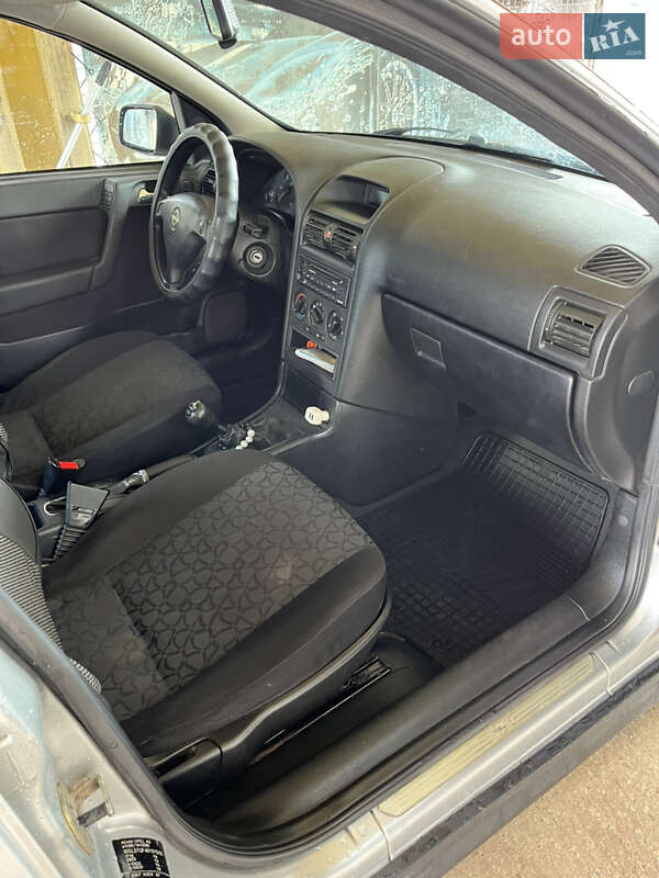 Хэтчбек Opel Astra 2000 в Запорожье