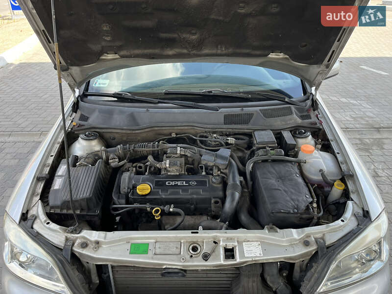 Хэтчбек Opel Astra 2000 в Запорожье