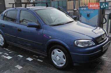 Хэтчбек Opel Astra 2002 в 