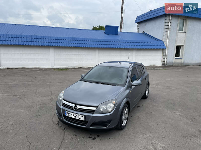 Хэтчбек Opel Astra 2006 в Радивилове